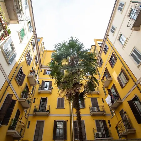 Bilocale Moderno شقة ميلان