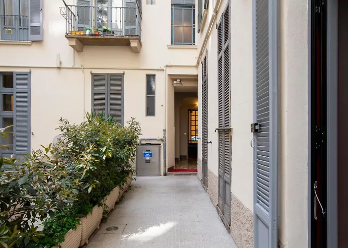 Bilocale Moderno شقة