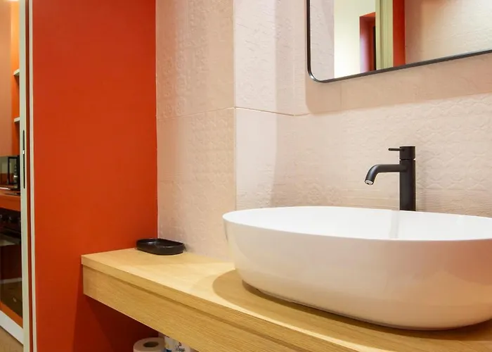 شقة Bilocale Moderno ميلان